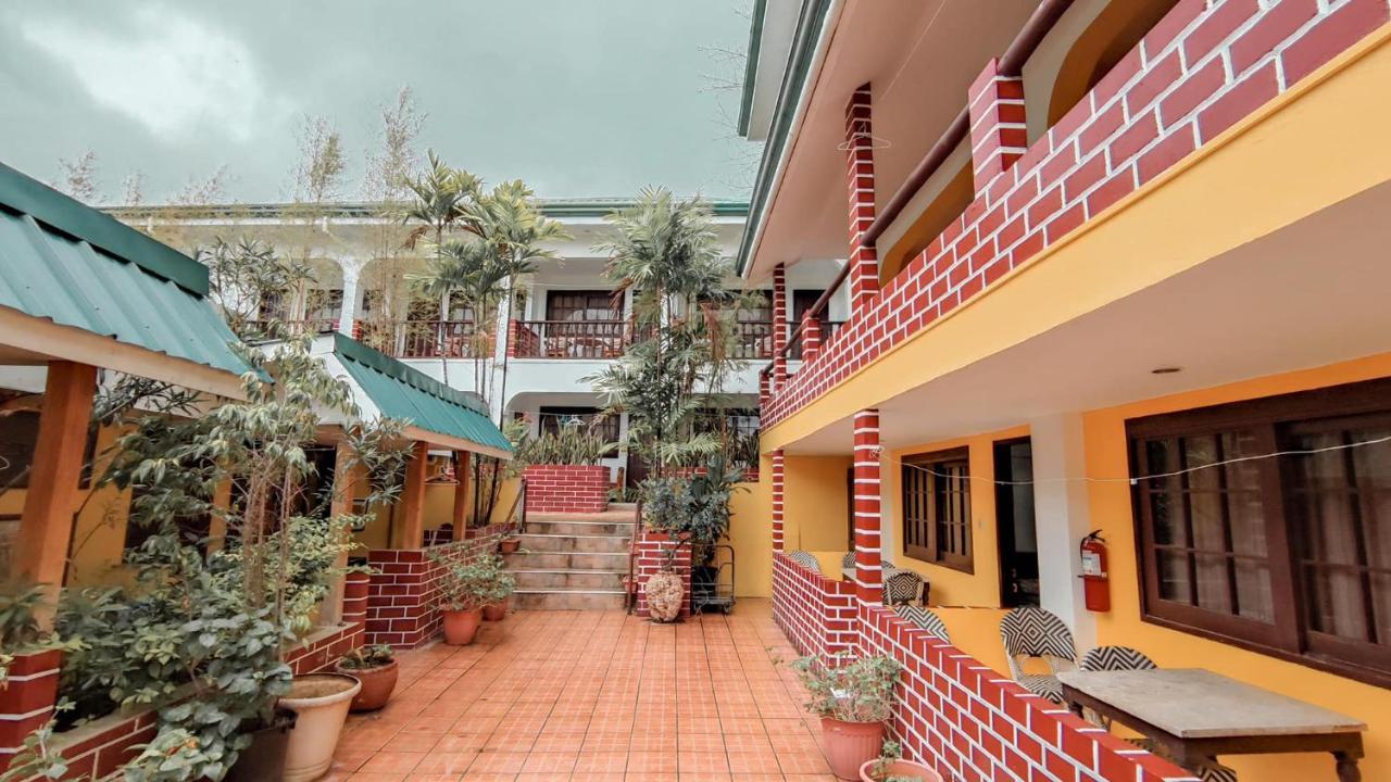 Marina Village Moalboal Exterior photo
