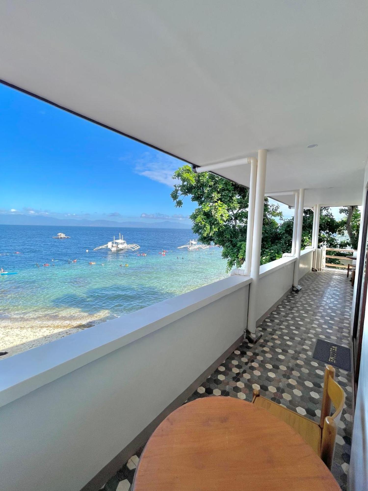 Marina Village Moalboal Exterior photo