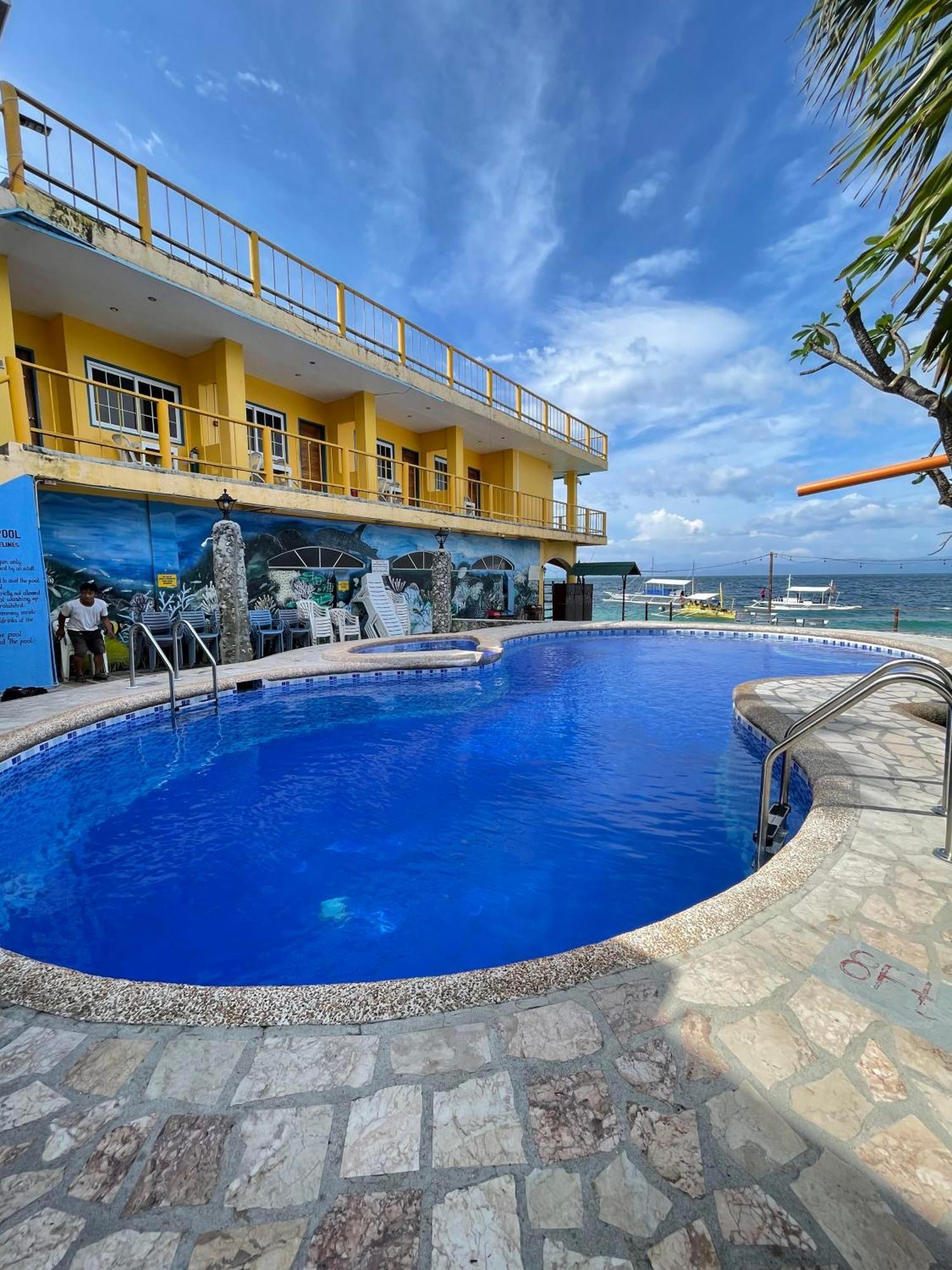 Marina Village Moalboal Exterior photo
